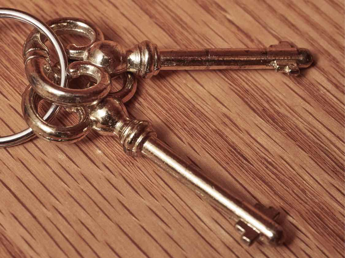 Winners Only Oak Roll Top Desk with File Drawer (includes 4 keys)