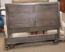 Ethan Allen 'Kingston' Queen Sleigh Bed