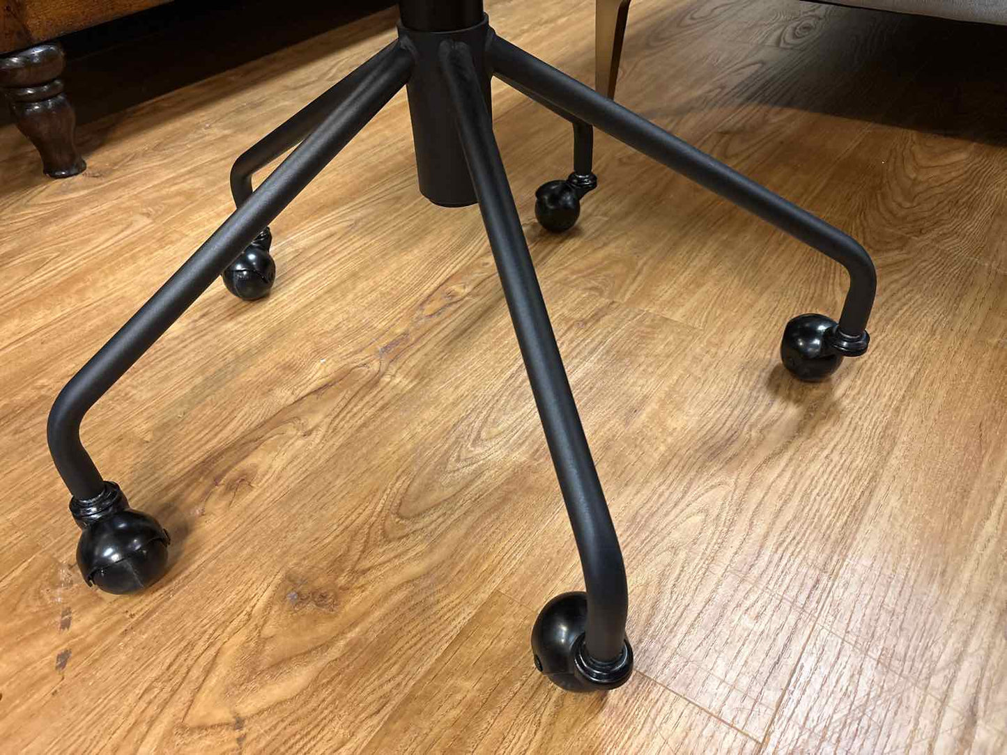 Aeon 'Acro' Swivel Office Chair