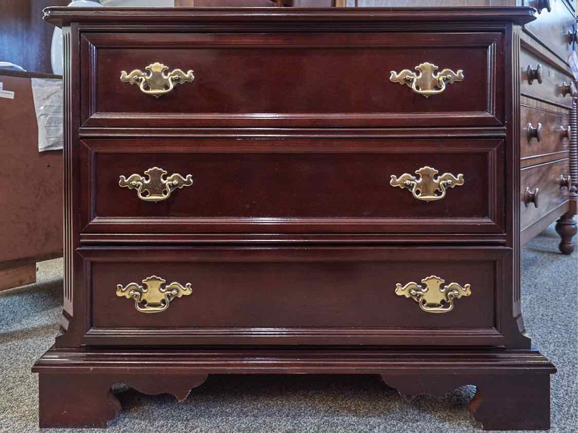 Bassett Cherry Accent Chest with 3 Darwers & Brass Chippendale Pulls