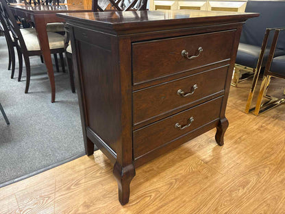 MG+BW Mahogany Bachelor's Chest