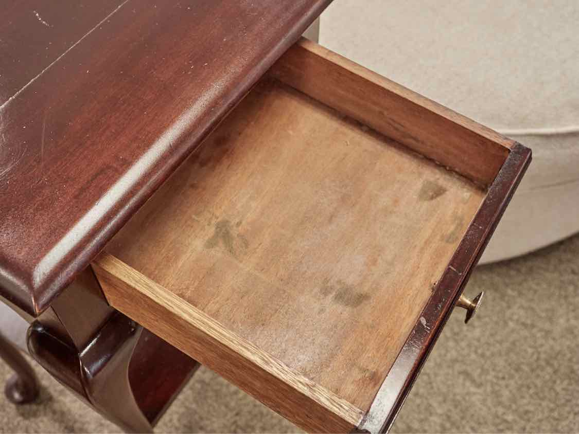 Pair of Solid Tradtional 1 Drawer  Nightstands