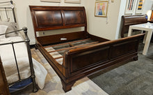 Ethan Allen Newport 'Somerset' King Sleigh Bed