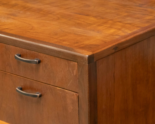 Founders MCM 6 Drawer Executive Desk In Warm Grain Patterned Walnut & Rosewood