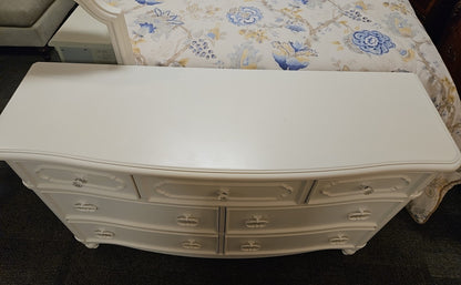 Wendy Bellisimo 7-Drawer Dresser w/ Mirror