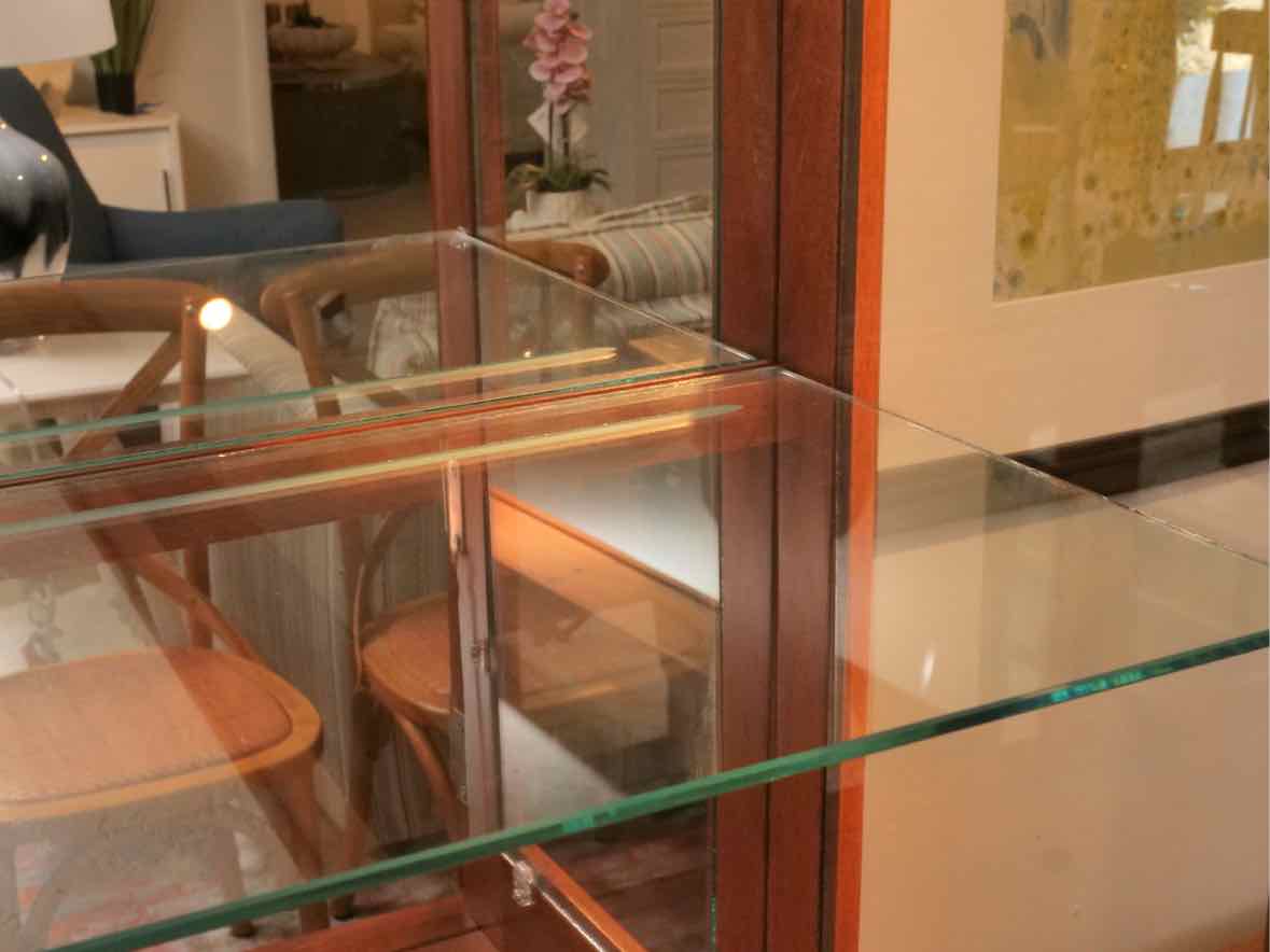 Thomasville Maple 3 Glass Doors 2 Drawers & 3 Lower Doors  Hutch
