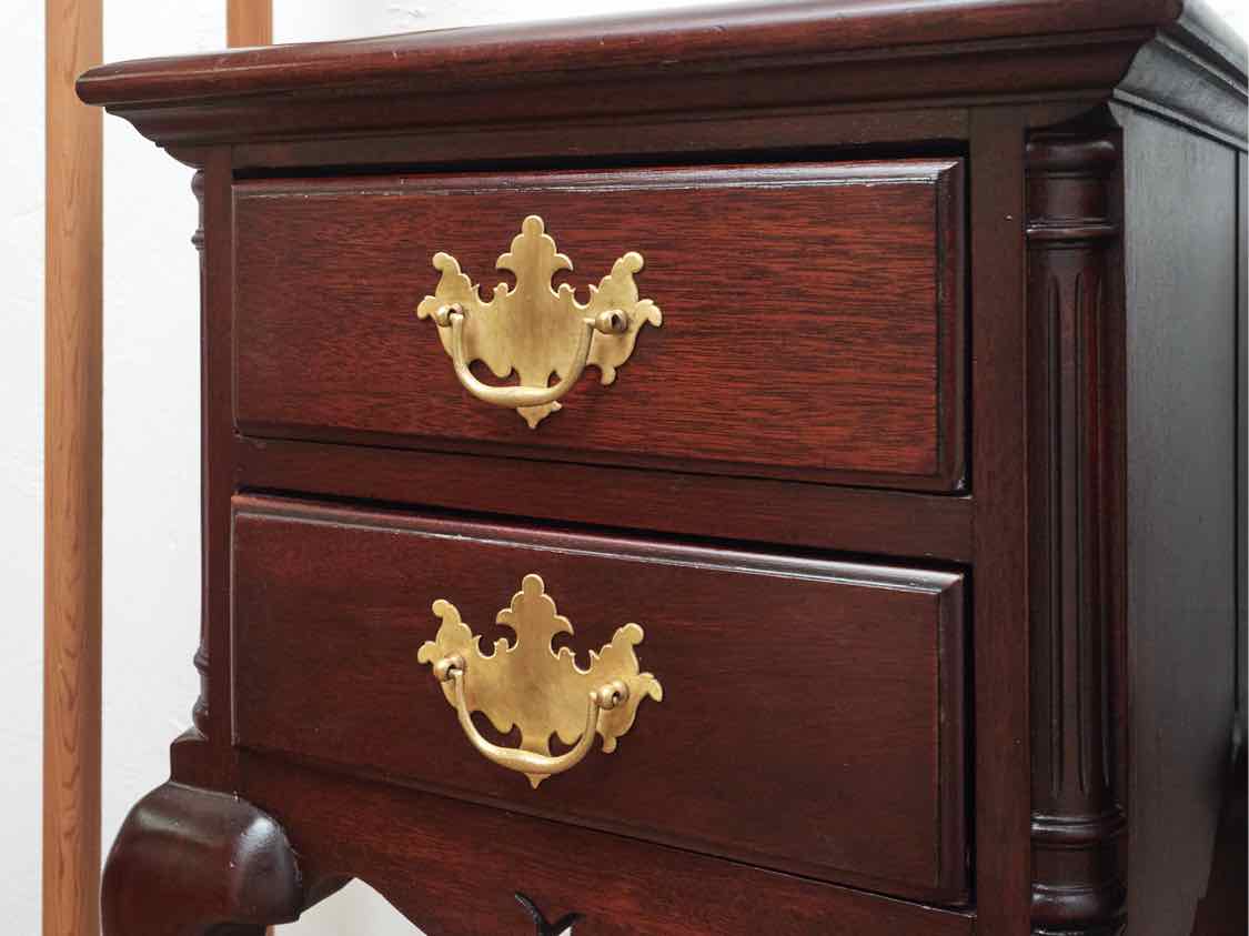 Pair of Paine furniture Mahogany Queen Anne  Nightstands