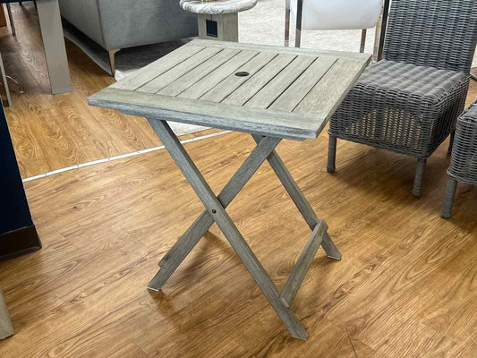 Pottery Barn Outdoor Dining Table