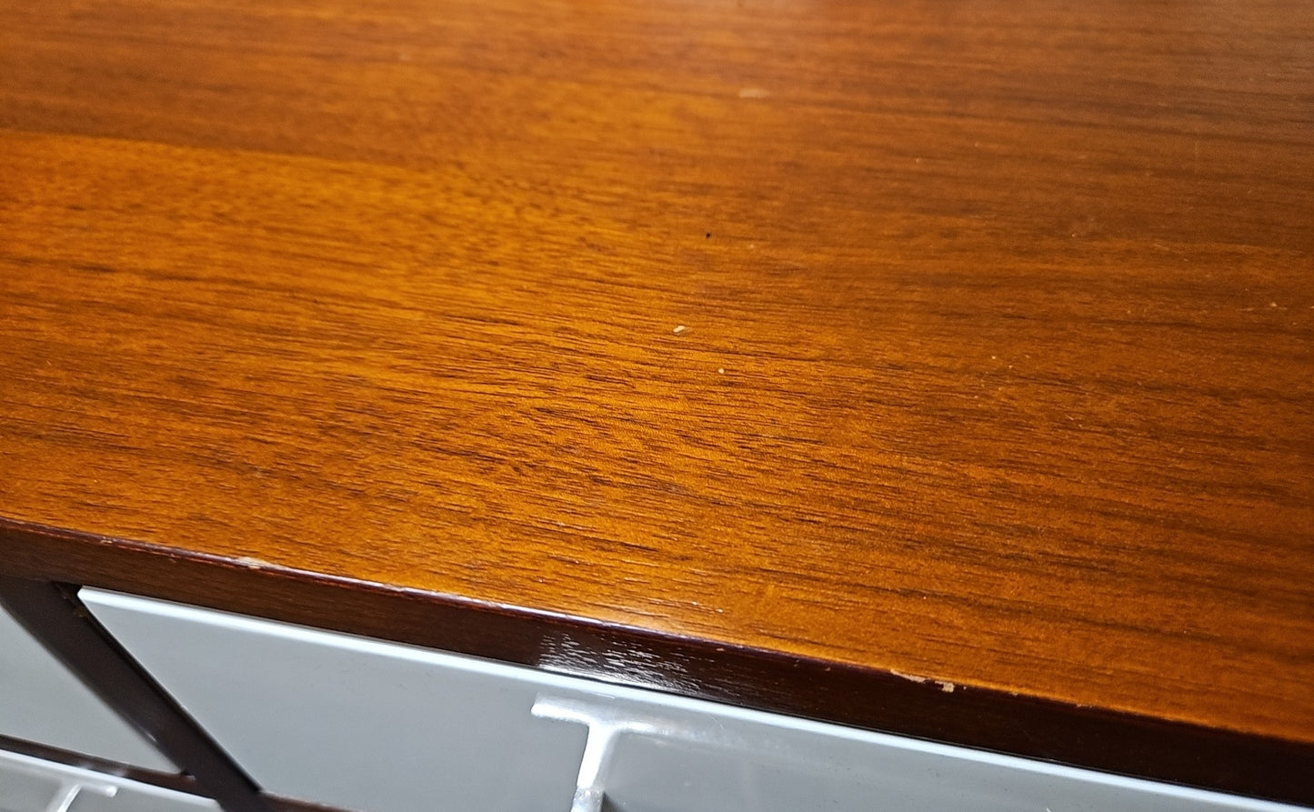 MG+BW White Lacquer 8-Drawer Dresser