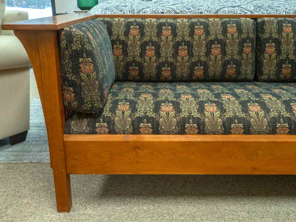 Stickley 'Prairie Spindle Settle' Sofa