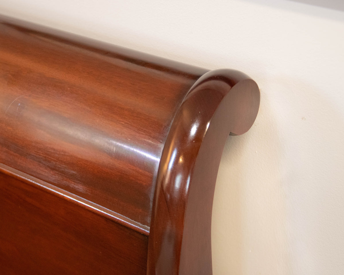 Stickley King Sleigh Bed in Mahogany with "Savannah" Finish