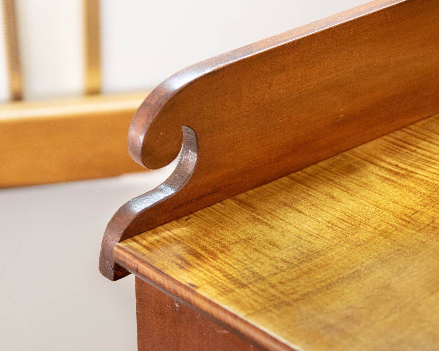 Antique Sheraton Chest in Mahogany and Tiger Maple