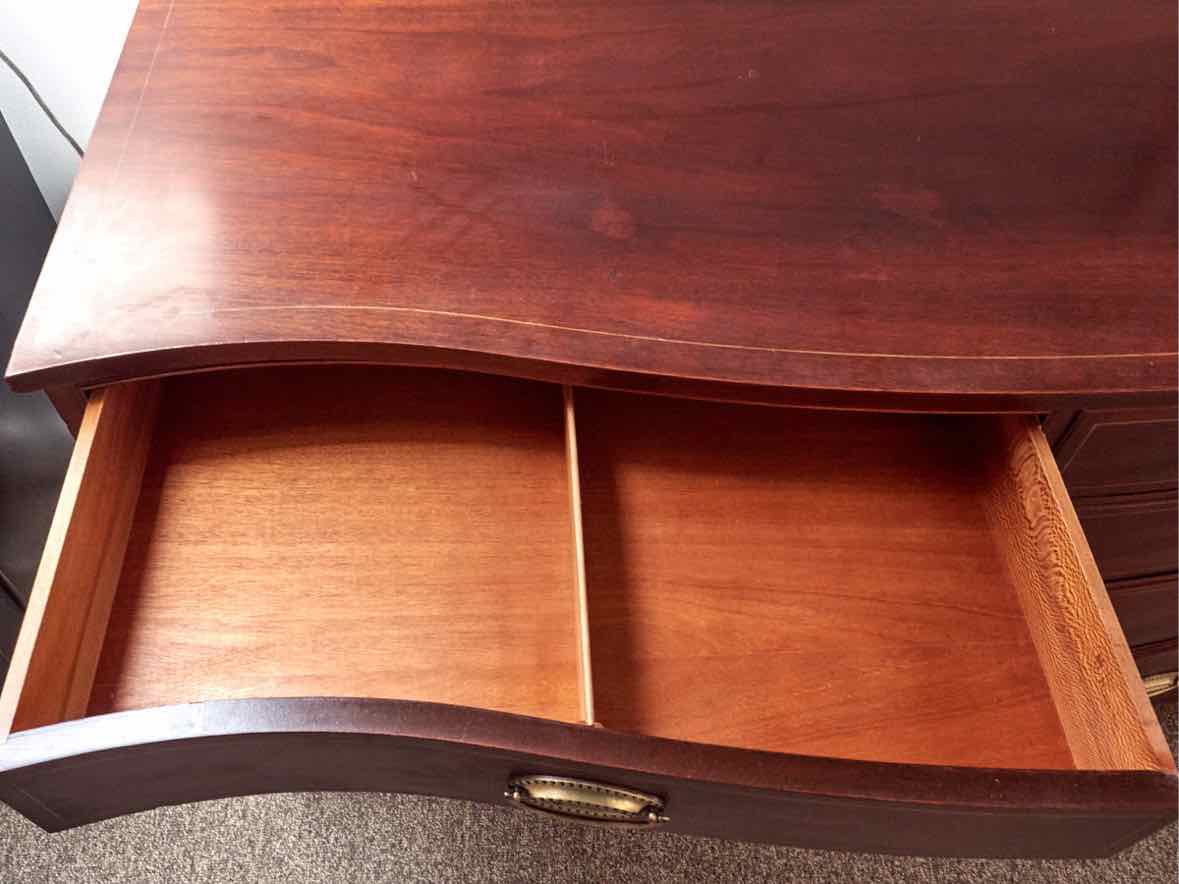 Henredon Serpentine Front Mahogany Dresser