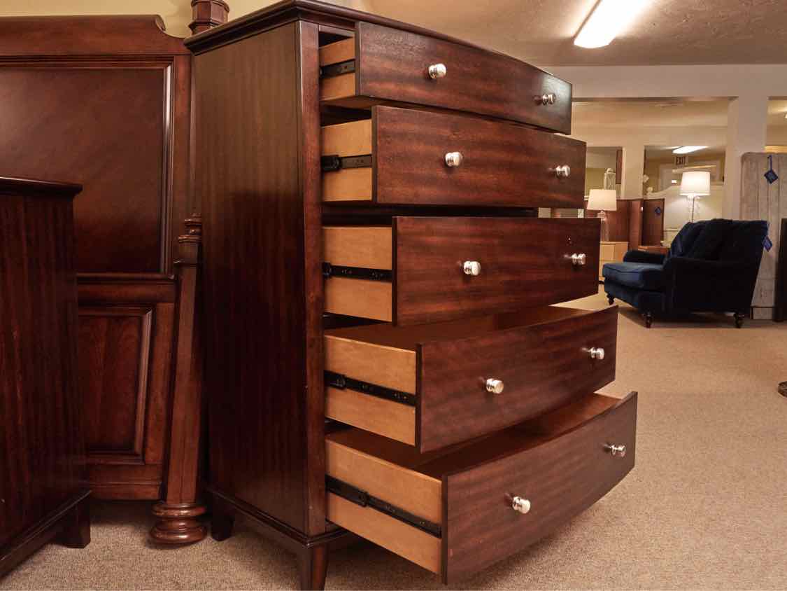 Ribboned Mahogany 5 Drawer Chest