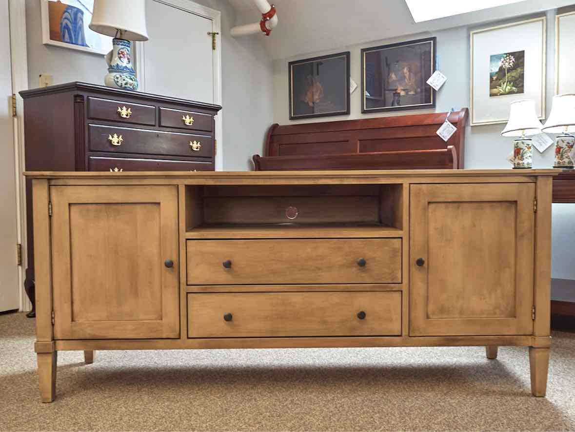 Gat Creek 'Monaco' Maple Media Furniture