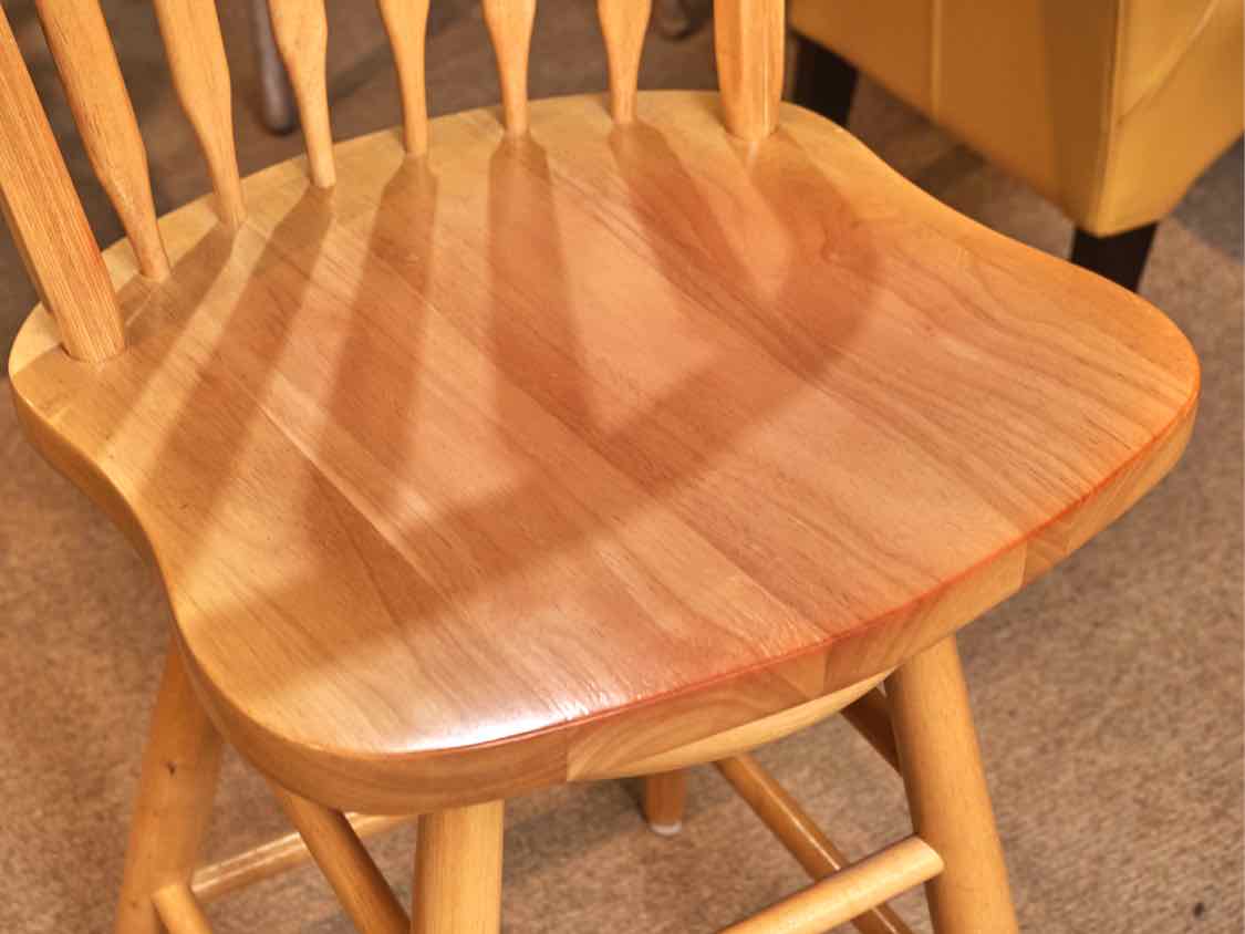 Set Of 4 Amesbury Chair Co. Oak Swivel Windsor Back Counter Stools