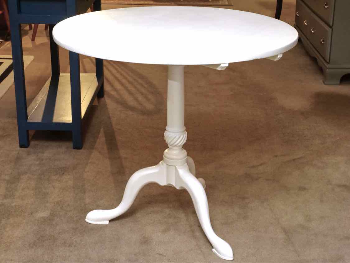 White Finish Round Pedestal Accent Table