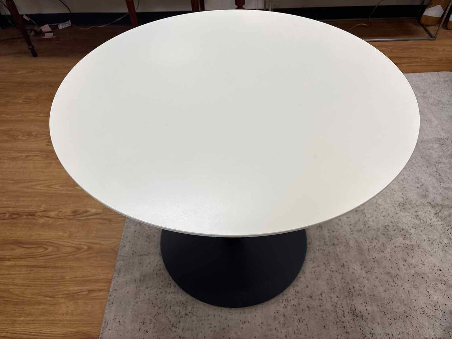 BoConcept 'New York' Dining Set with 4 'London' Chairs