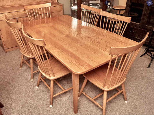 Lyndon Furniture Oak Table & 6 Spindle Back Chair Set