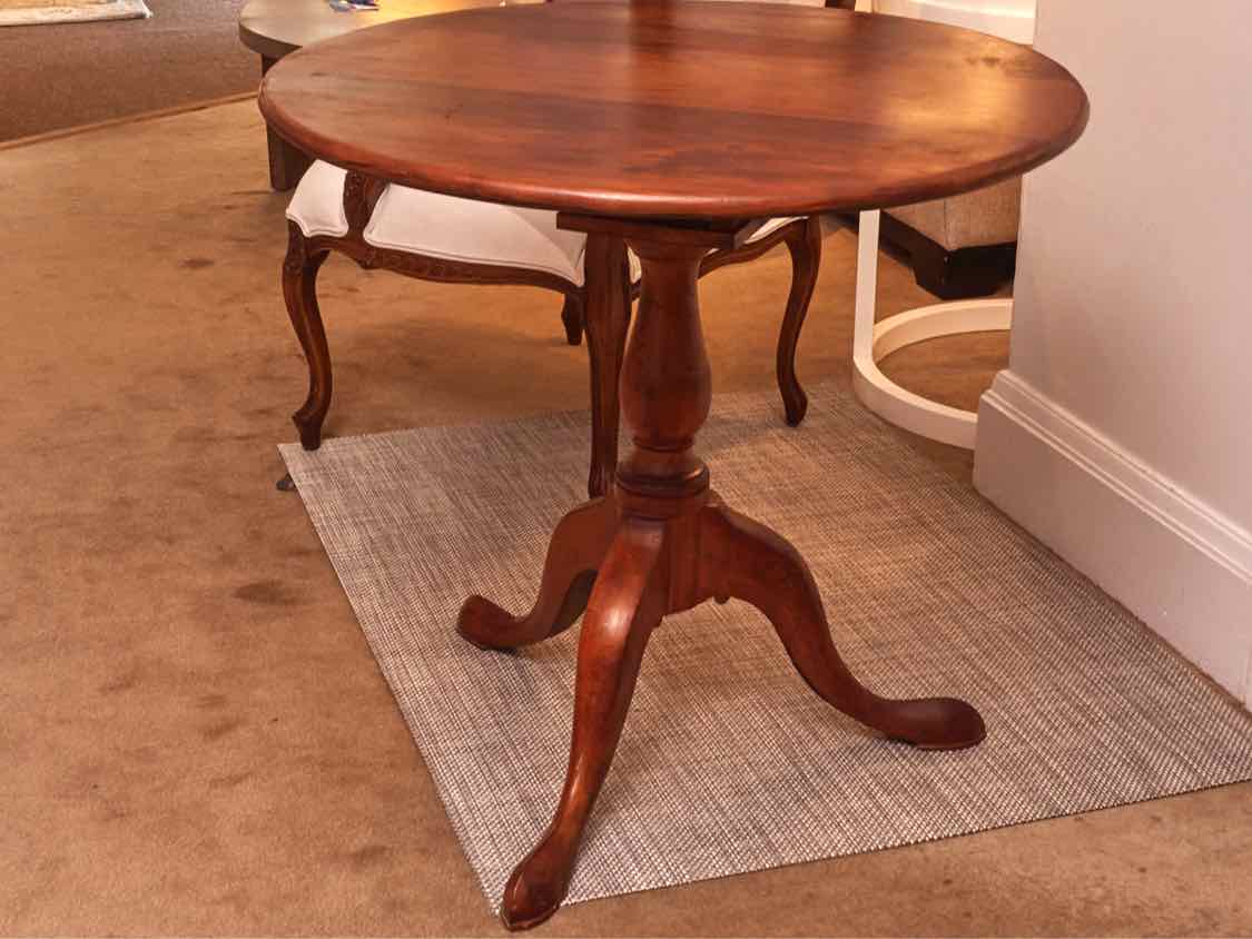 Cherry Round Tilt Top Pedestal Accent Table