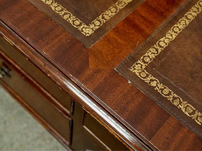 Smith & Watson Mahogany Executive Desk with 4 Drawers