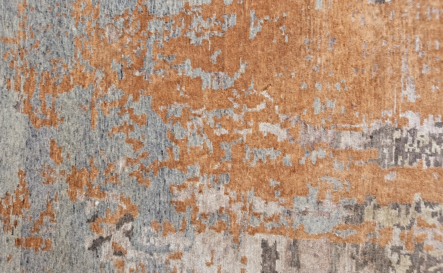 Yayla 8 x 10 Area Rug