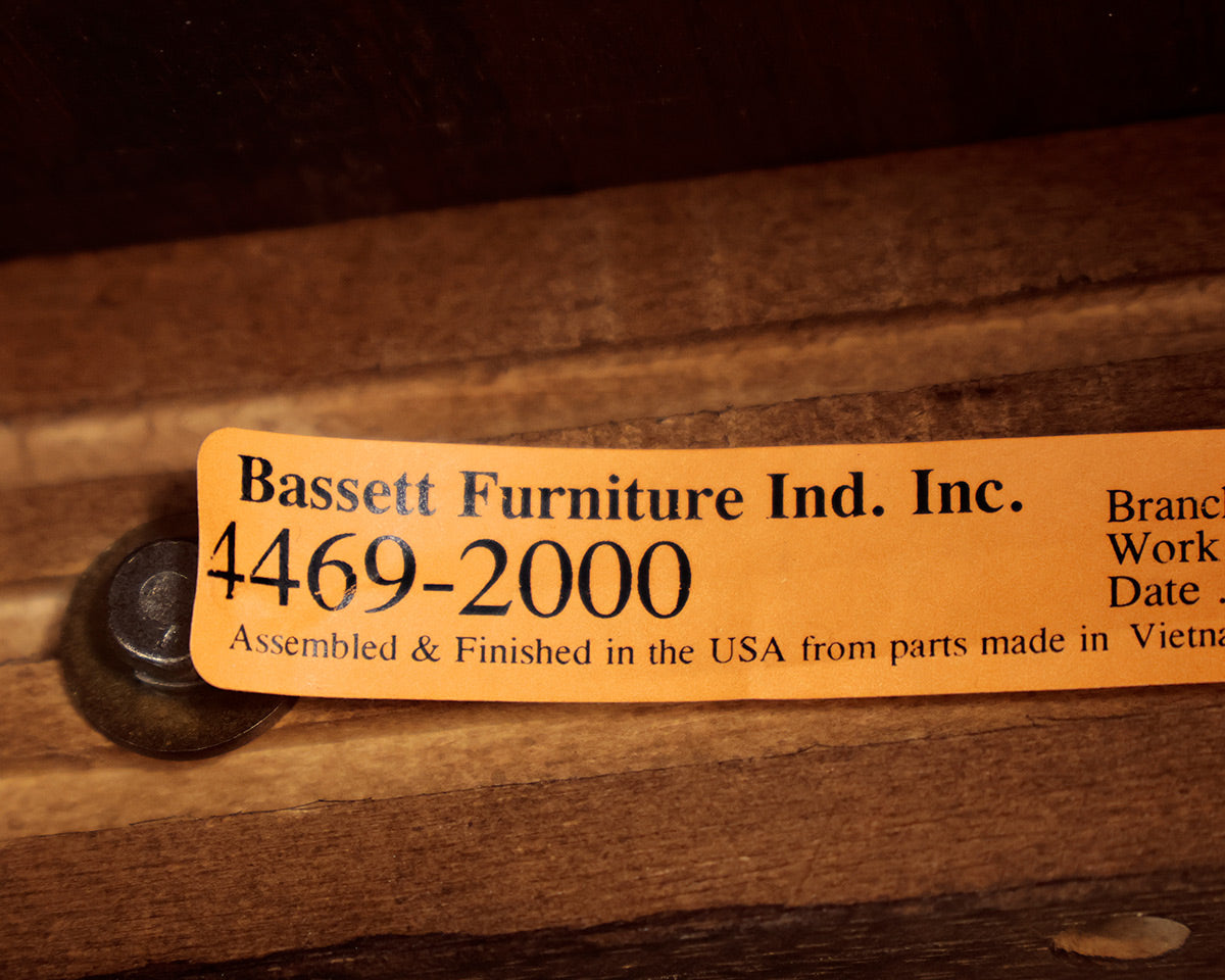 Bassett Dining Dark Mahogany Boat-Shaped Dining Table With 8 Chairs