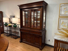 Thomasville 'Fredericksburg' Hutch