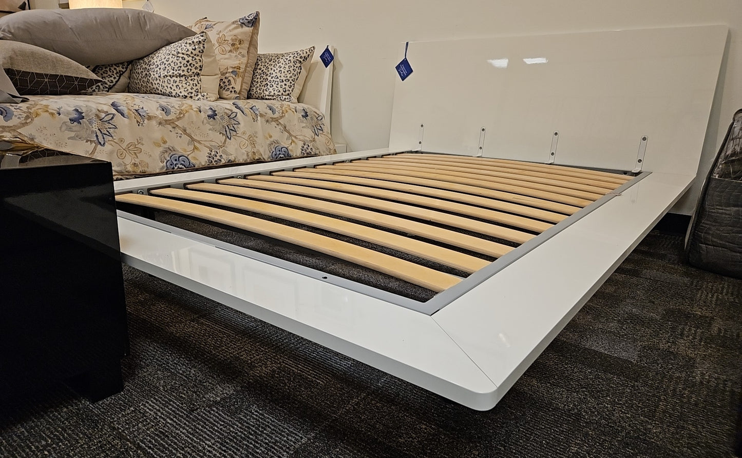 White Lacquer Platform Queen Bed