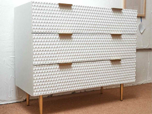 Adore Decor "Jolie' 3 Drawer White Finish Honeycomb Chest