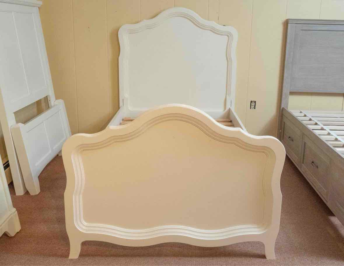 Stanley Young America 'Abigail Belcourt ' Cream Finish Arch  Twin Bed
