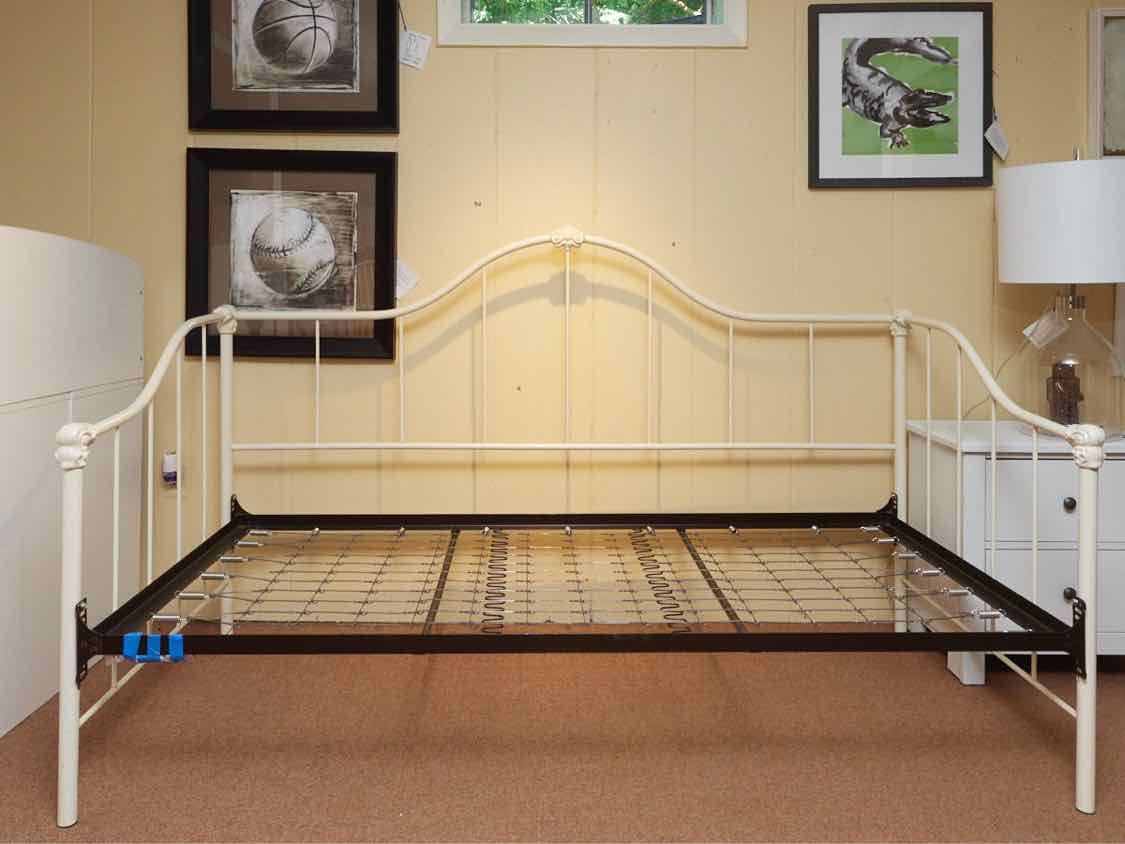 Cream Finish Metal Twin Day  Bed