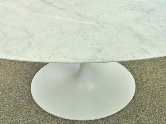 Bauhaus 2 Your House Saarinen Tulip Table with White Base & Carrara Marble Top