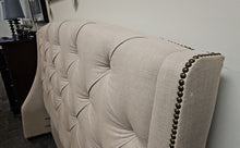 Oatmeal Tufted Queen Bed