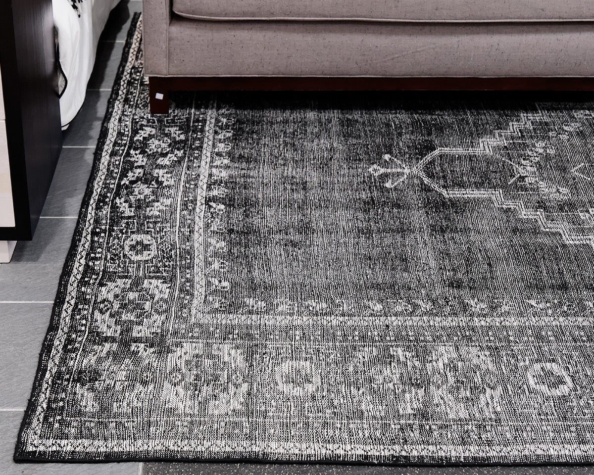 Black and White Oriental Styled 8'x10' Area Rug