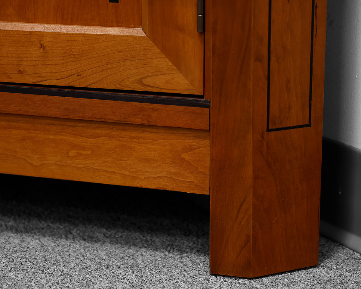 Stickley Mission Style Cherry Corner Cabinet w/ Leaded Glass Door