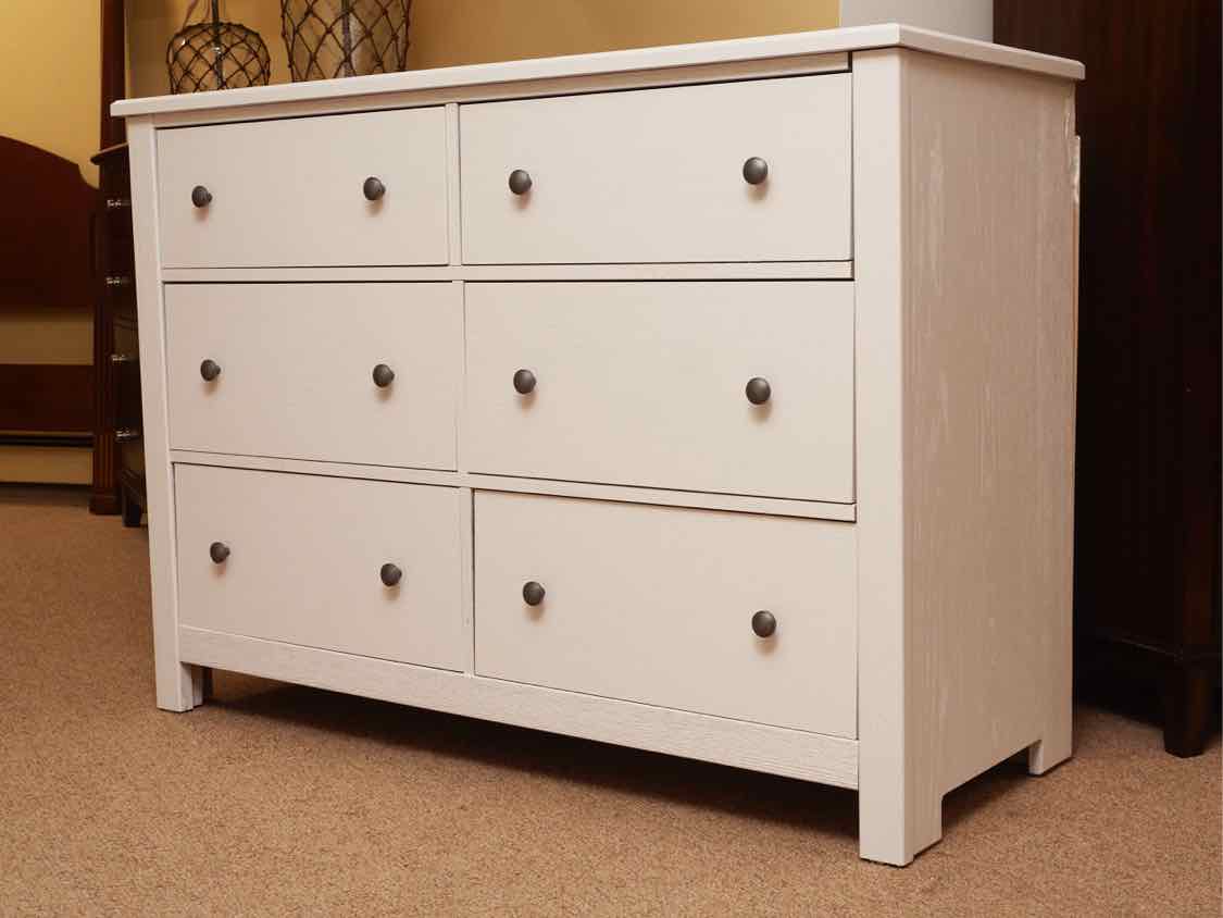 Vaughan Bassett  White Finish Fundamentals 6 Drawer Dresser
