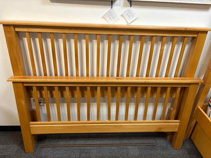 Maple Queen Bed
