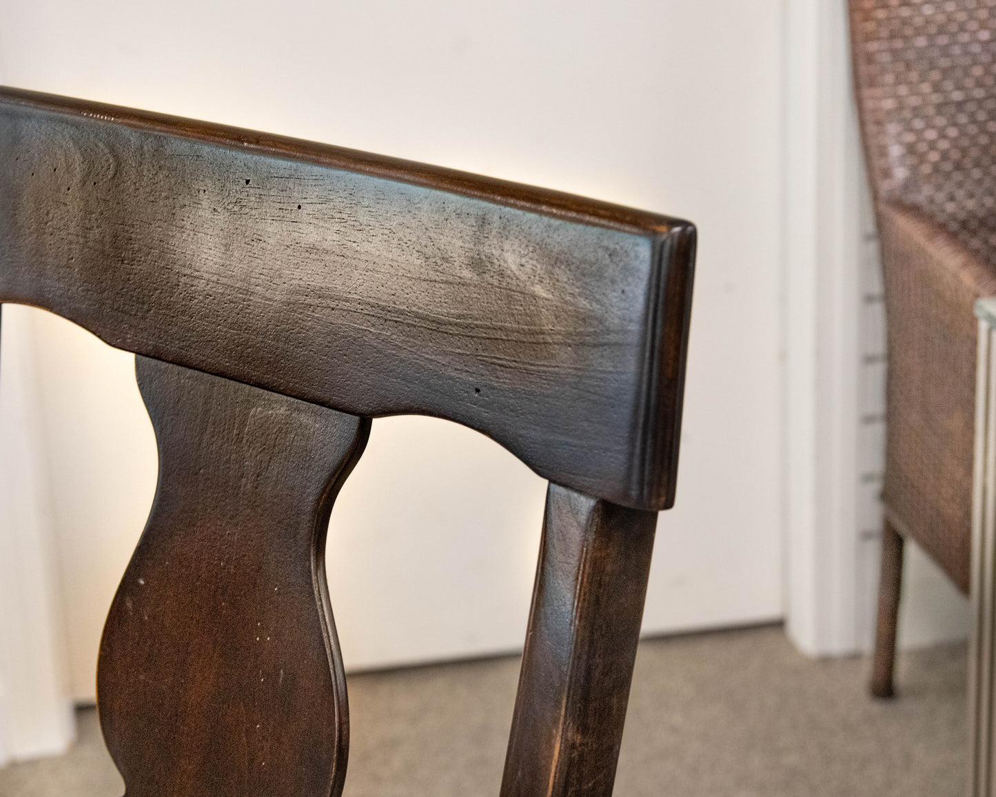 Set of 4 Universal Furniture Splat Back Counter Stools in Tobacco Finish