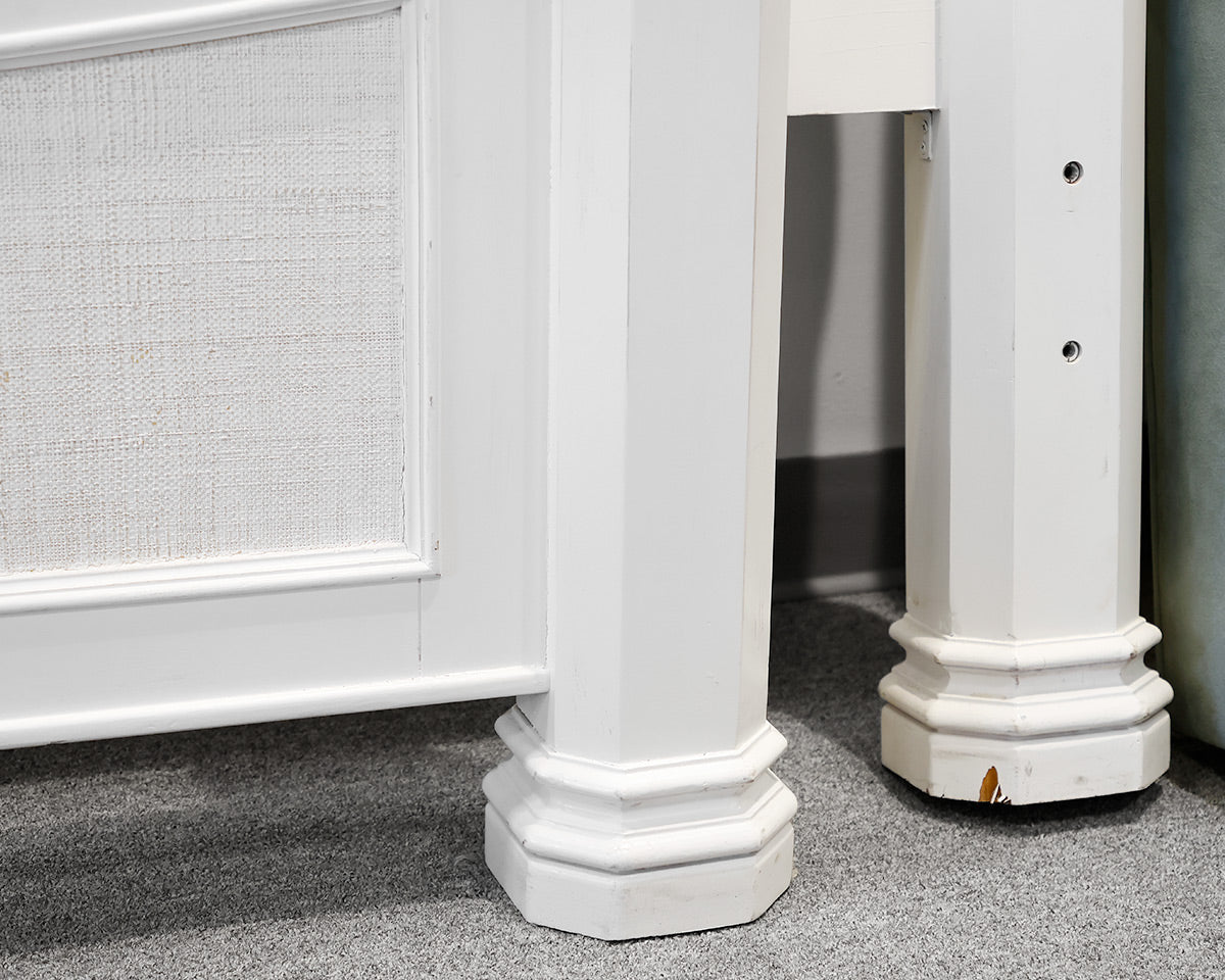 Tommy Bahama Ivory Key Southampton Queen Poster Bed