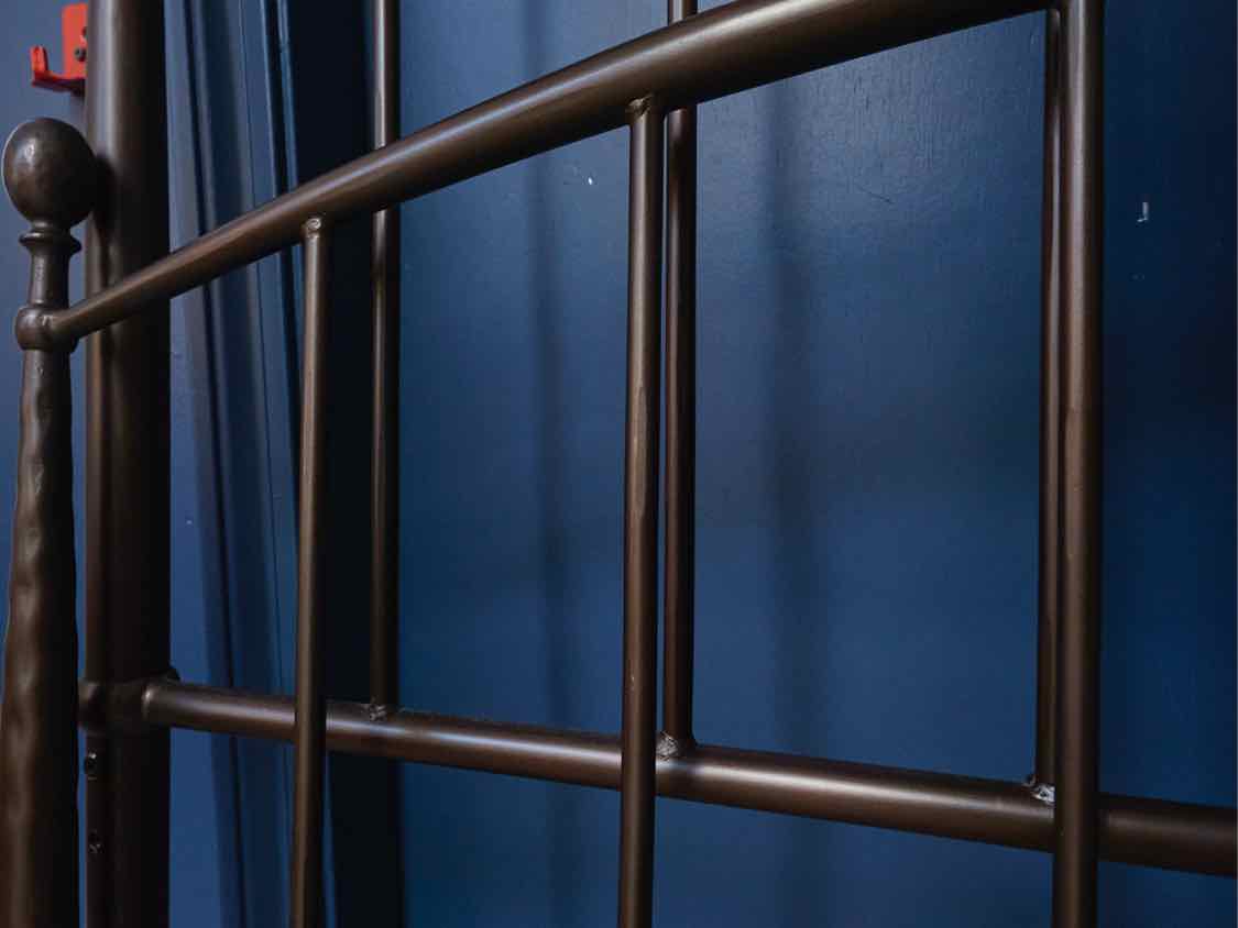 Black Metal Twin Arch Bed