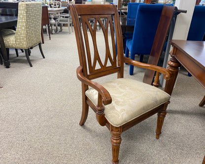 Cherry Finish Expanding Dining Table & Set of 6 Rollback Chairs