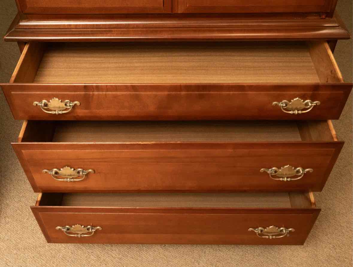 Cherry Finish Maple 2 Over 3 Drawer Chest on Chest