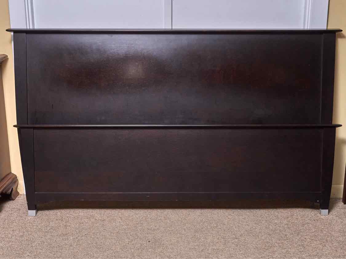 Melateck Walnut Finish Low Profile Platform Queen Bed