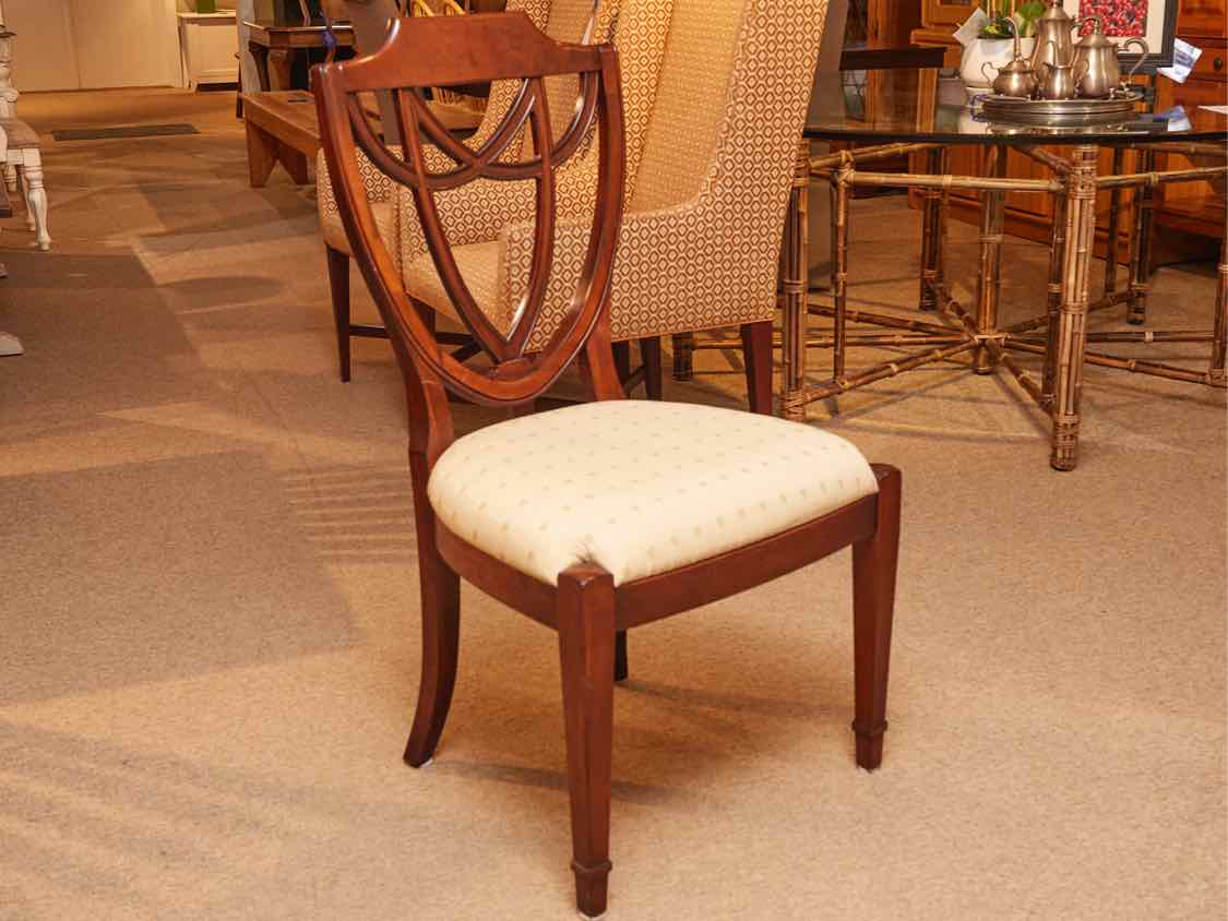 Nichols & Stone Mahogany Oval Dining Table with 6 Sheild Back Side Chairs