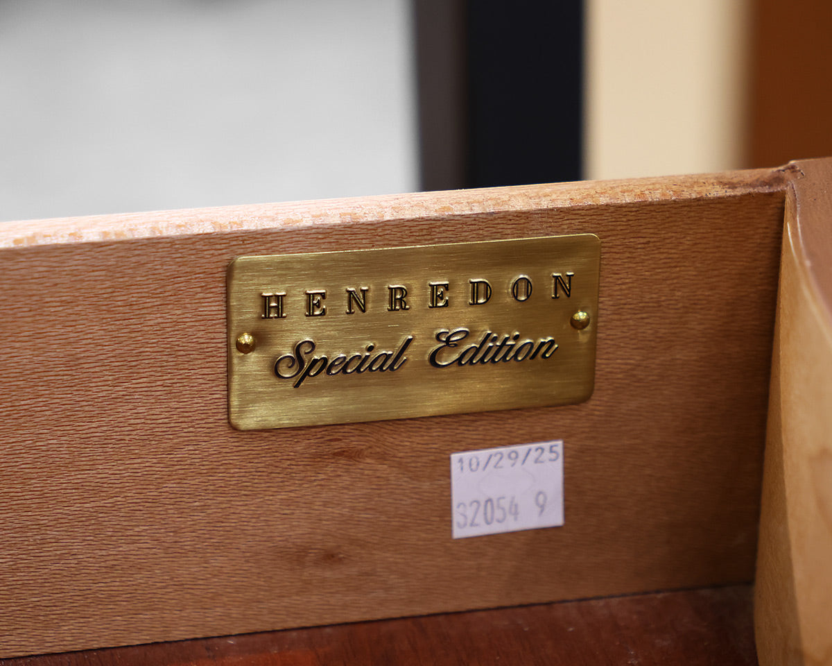 Heneredon RL Serpentine Chest