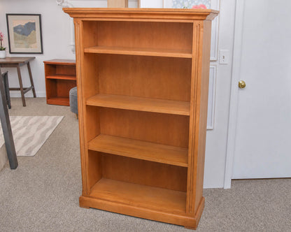 Maple Adjustable Four Shelf Bookcase W/ Reeded   Sides