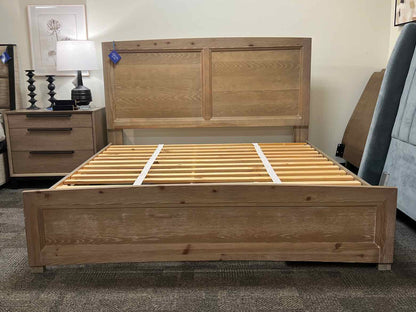 Vaughan Bassett 'Transitions' King Bed