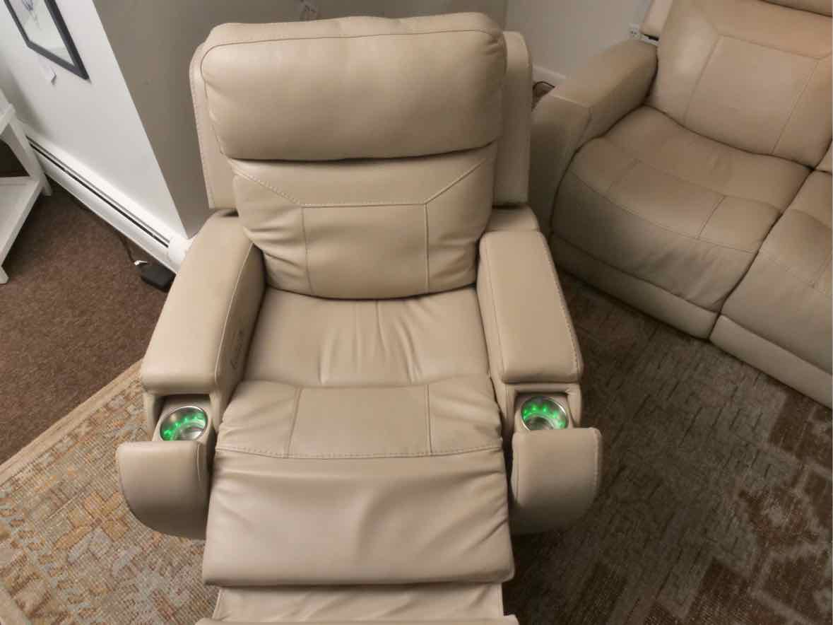 Motomotion Tan Leather Illuminated Cup Holders  Power Chair  Recliner