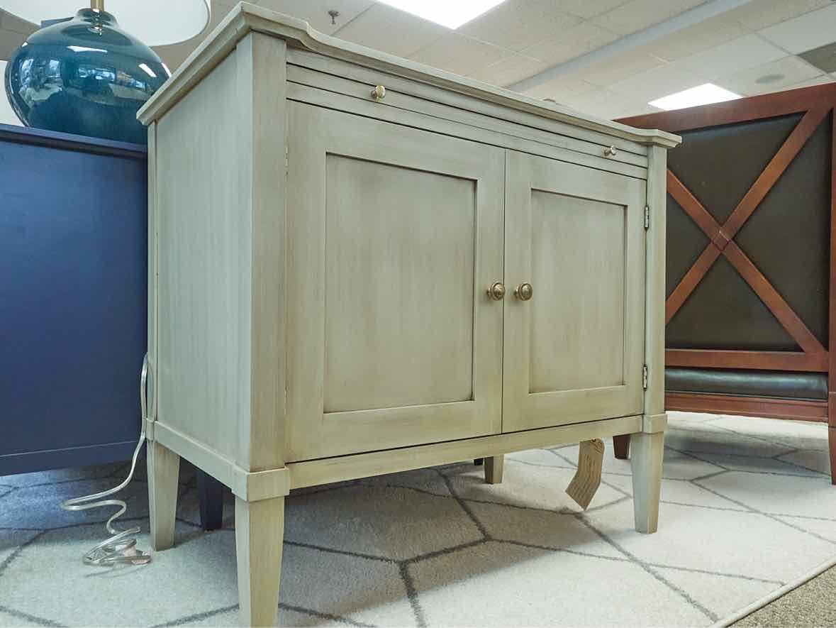 Gat Creek 2 Door Maple Hand Glazed Monnco Night Stand in Lambs Wool